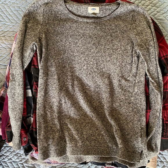 10 pcs. Assortment of Women’s size Medium long sleeve fleece and sweaters - Picture 13 of 13